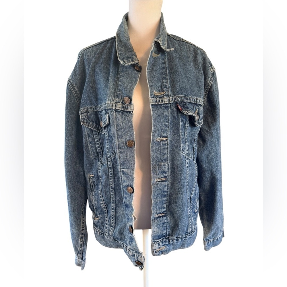 Women’s Levi's Light Blue Denim Jacket Size Medium